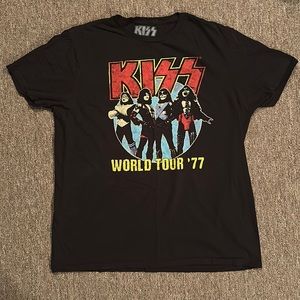 Men’s Large KISS T-Shirt *Great Condition*